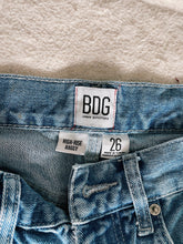 Load image into Gallery viewer, BDG high rise baggy jeans
