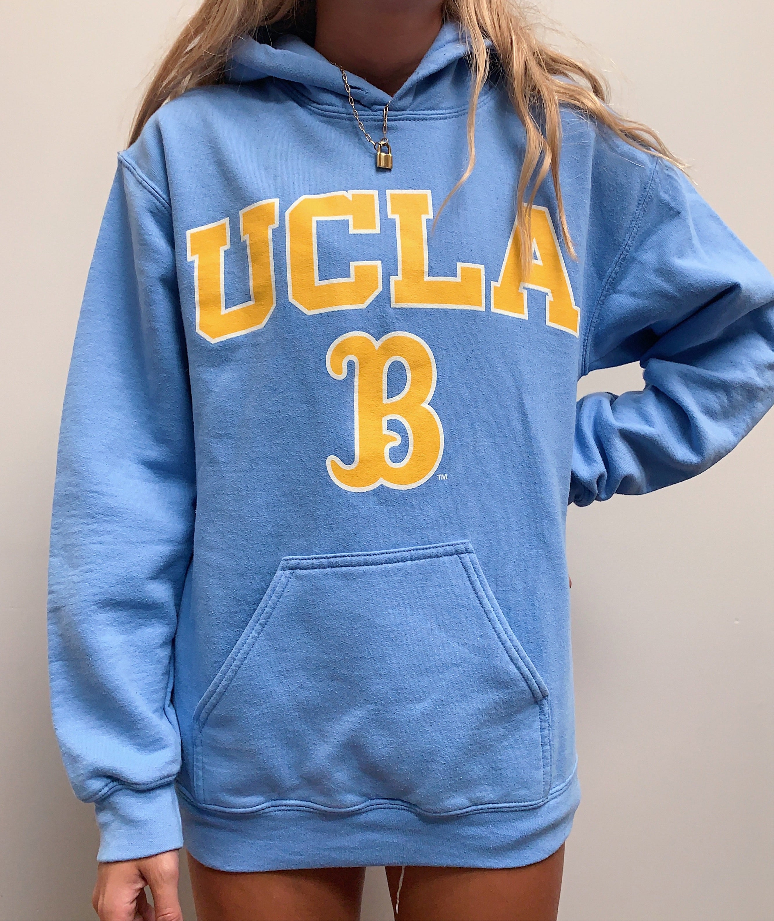 M) UCLA Hoodie – Happyy.thrifts